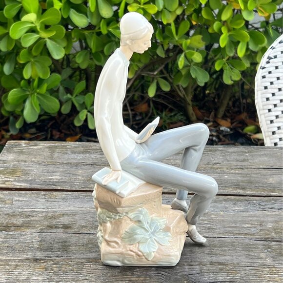 Lladro Hebrew Student Jewish Boy with Book 4684 Bar Mitzvah Siddur Judacia - Picture 7 of 10